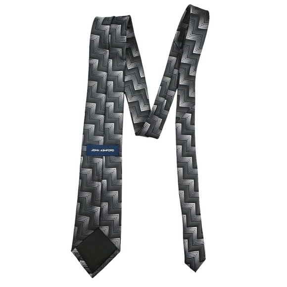 John Ashford Neck Tie Mens 100% Polyester Grey Gray Chevron Handmade Office - Picture 3 of 7